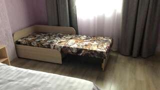 Отель Лаванда Гагра Двухместный номер с 2 отдельными кроватями и дополнительной кроватью-14